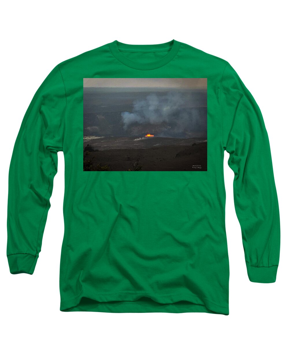 Volcano in Hawaii  - Long Sleeve T-Shirt