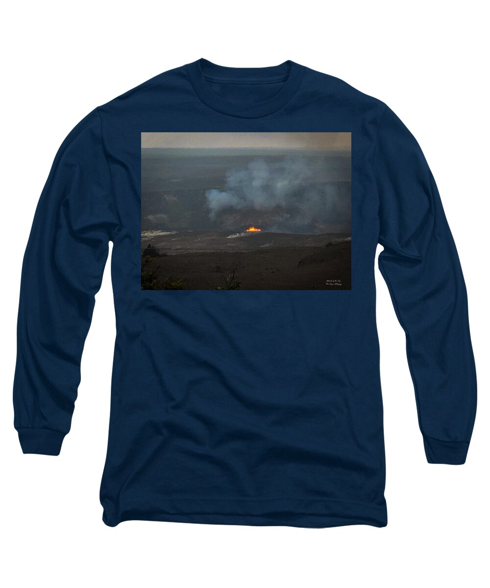 Volcano in Hawaii  - Long Sleeve T-Shirt