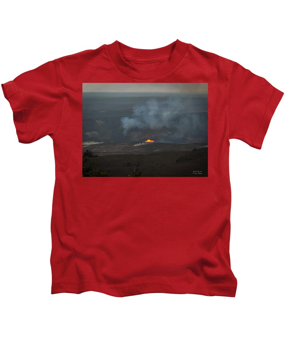 Volcano in Hawaii  - Kids T-Shirt