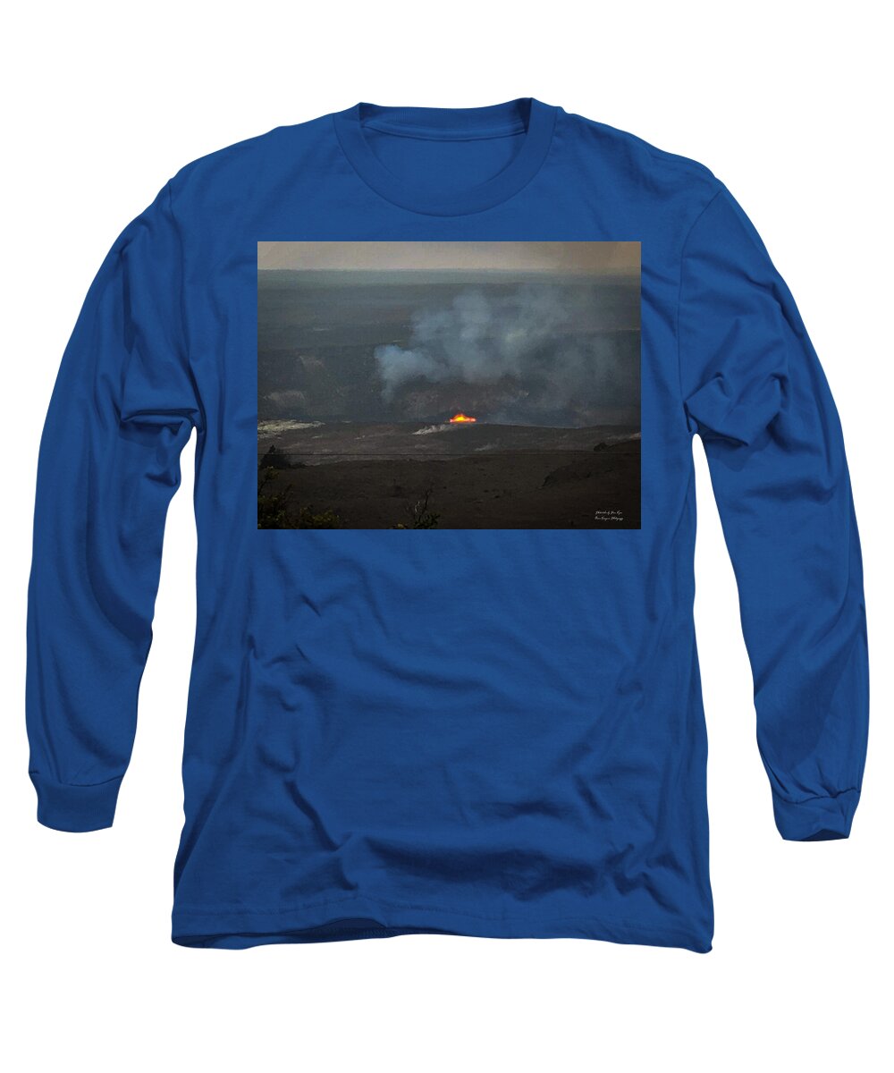 Volcano in Hawaii  - Long Sleeve T-Shirt
