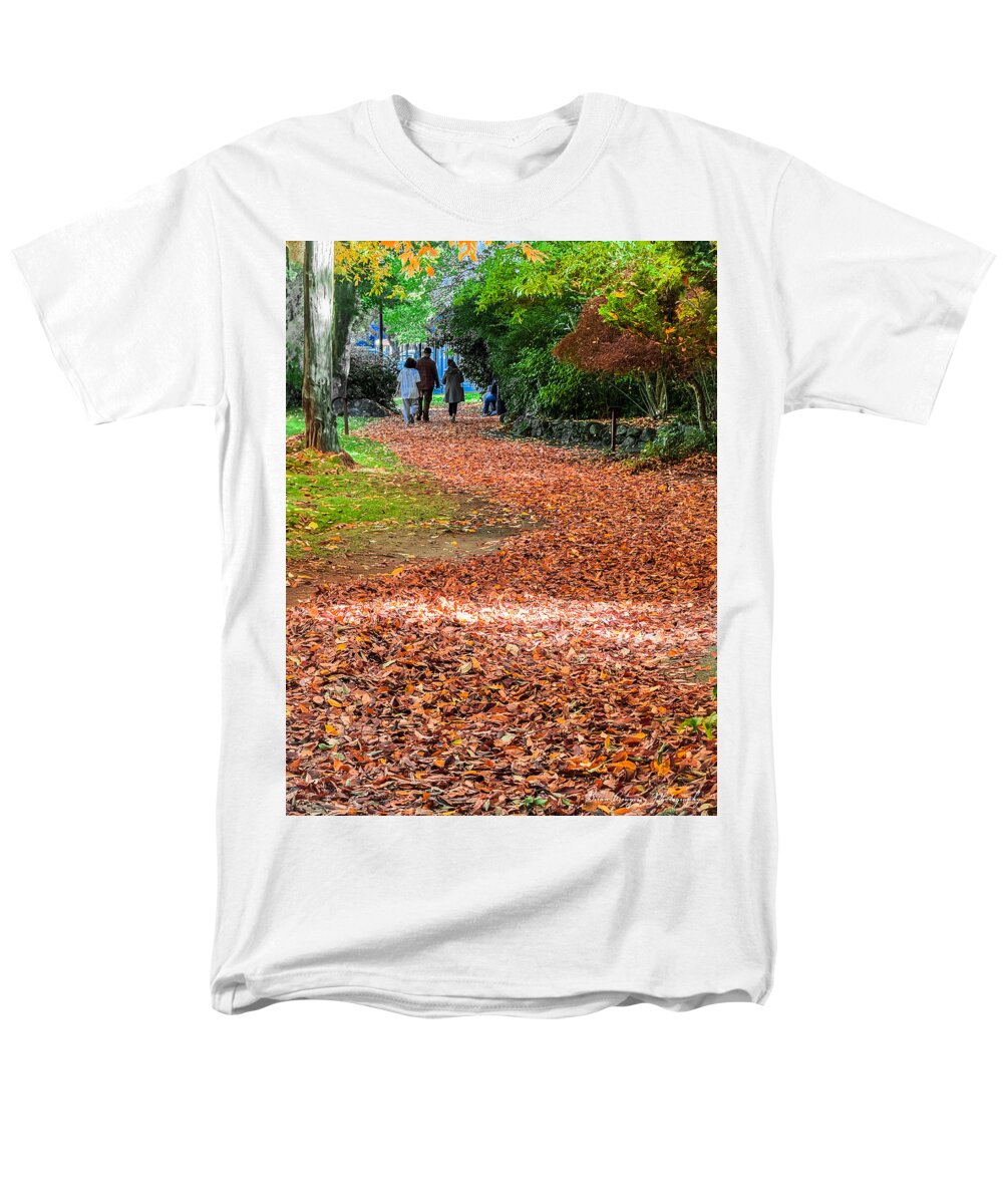 Walk along the park  - Men's T-Shirt  (Regular Fit)