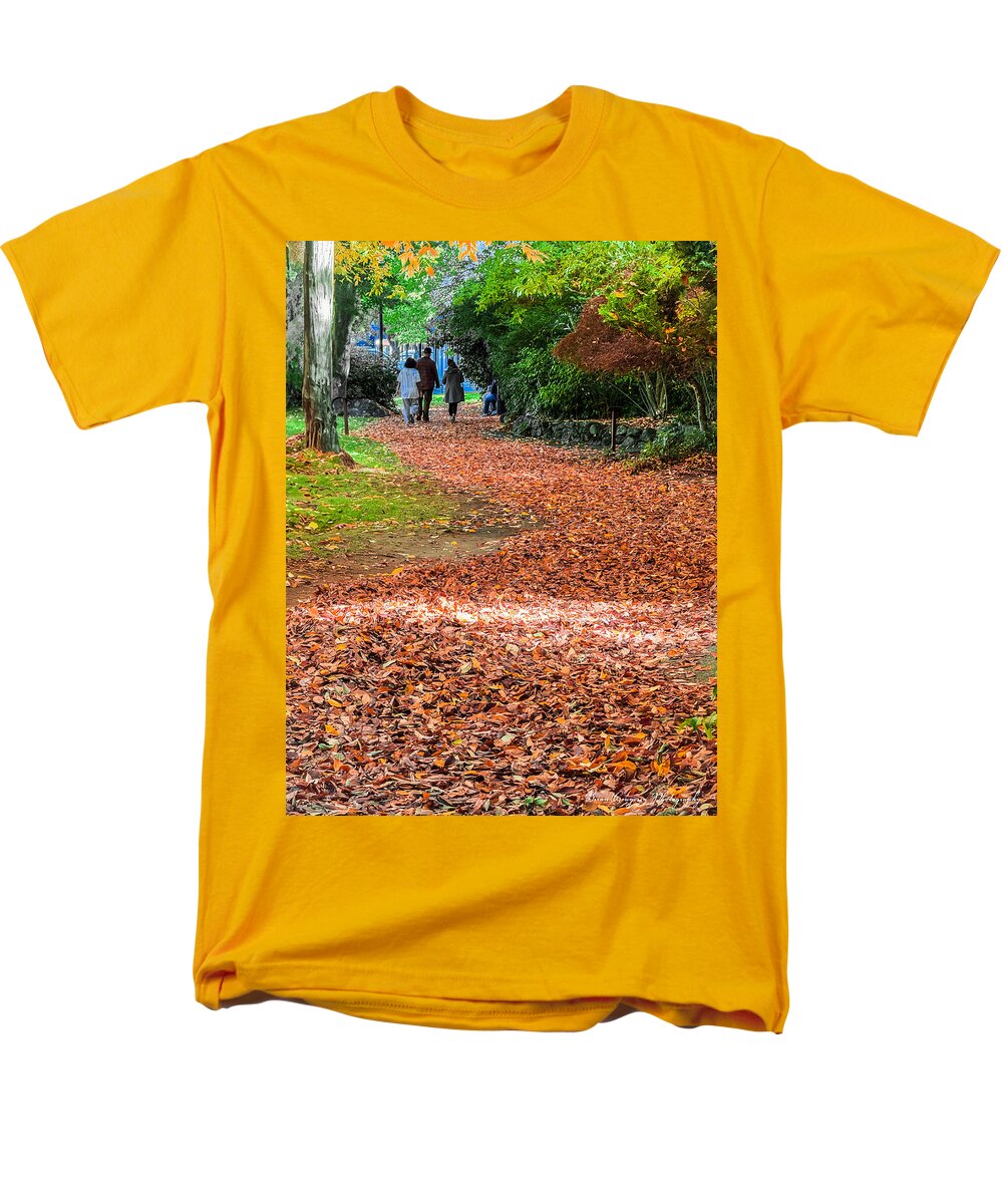 Walk along the park  - Men's T-Shirt  (Regular Fit)
