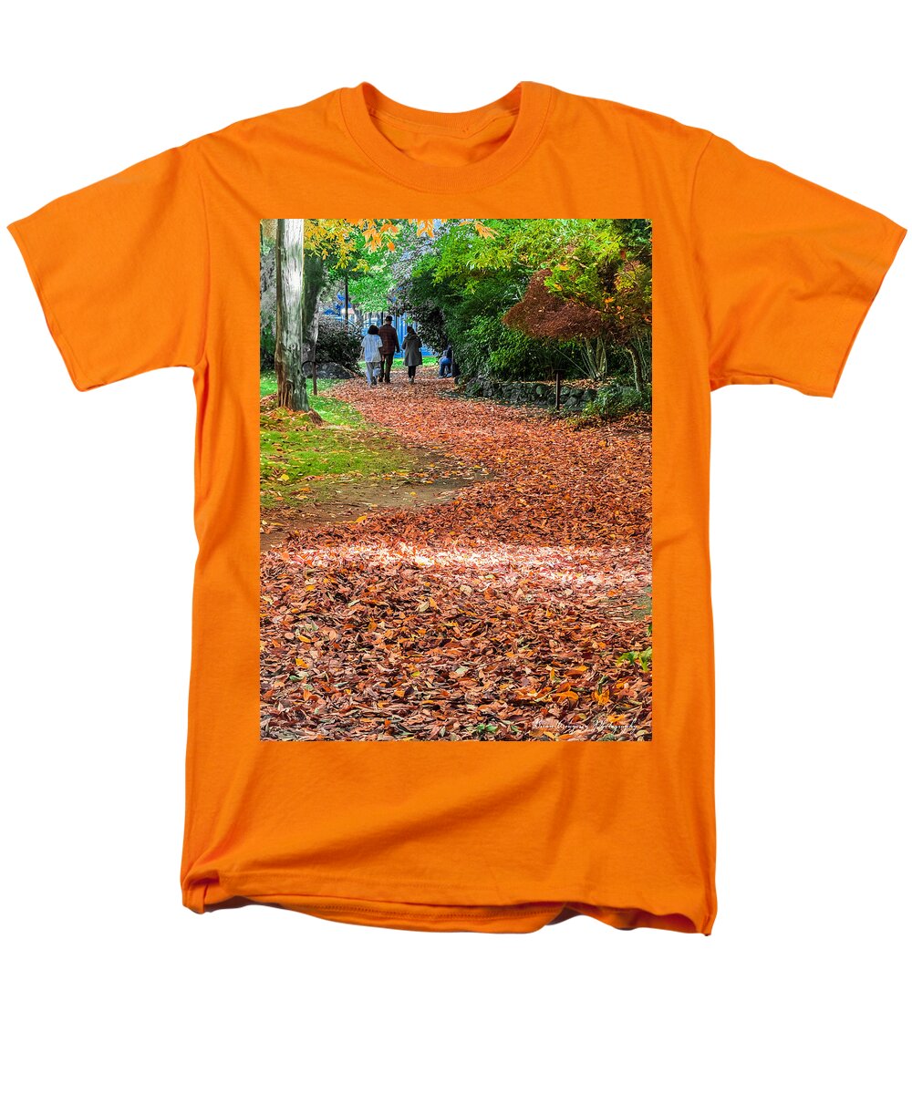 Walk along the park  - Men's T-Shirt  (Regular Fit)
