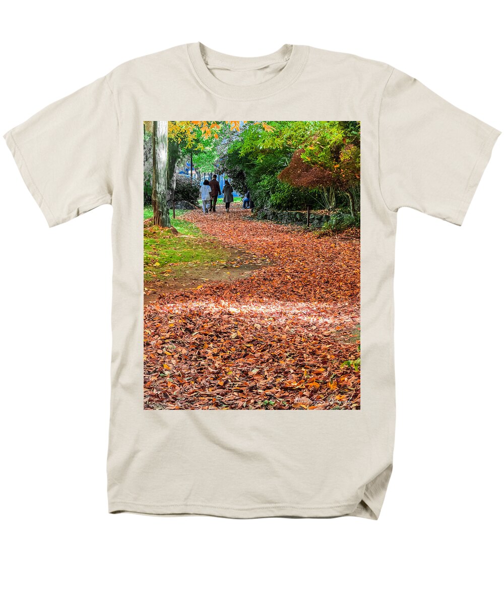 Walk along the park  - Men's T-Shirt  (Regular Fit)