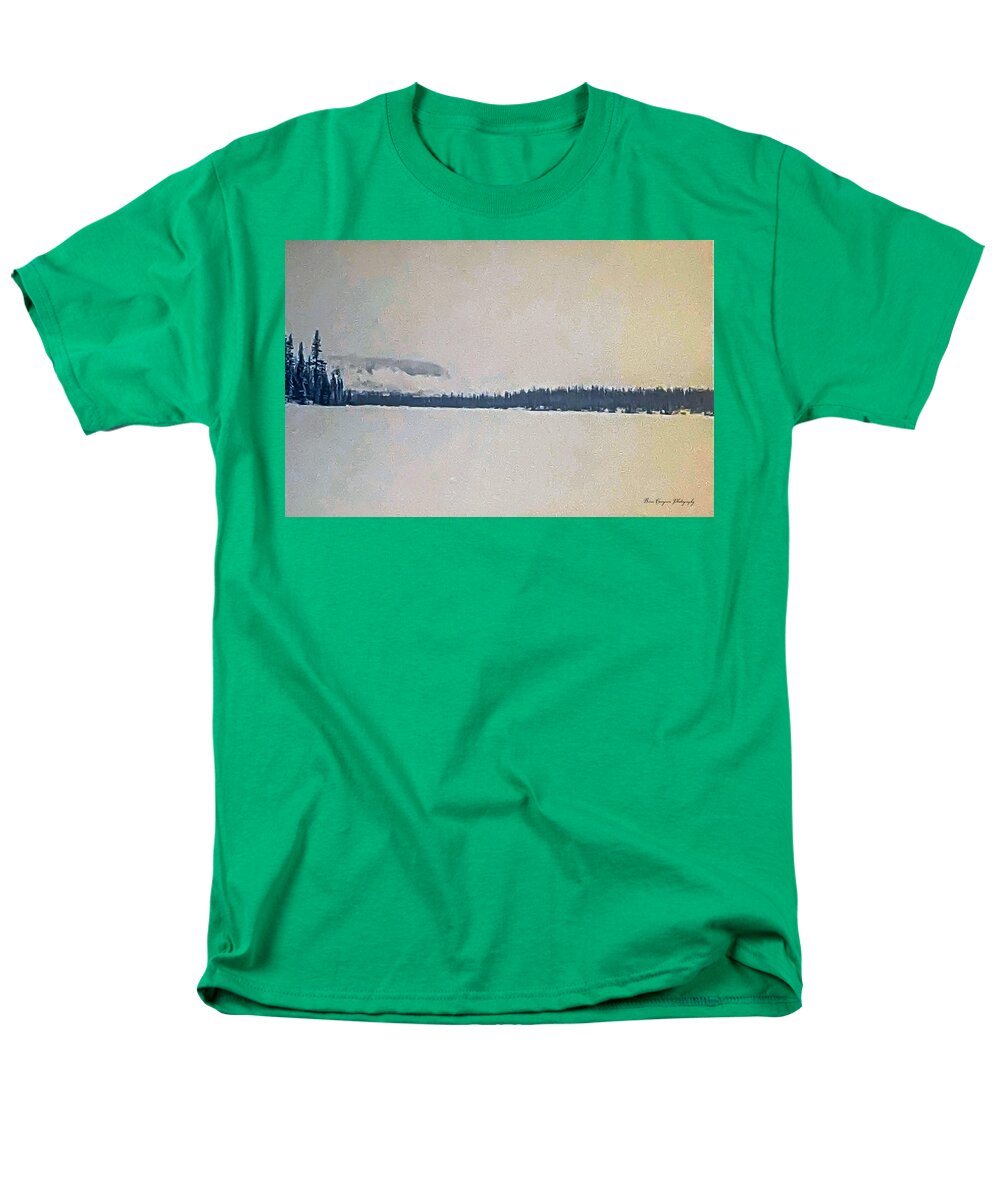 Winter lake  - Men's T-Shirt  (Regular Fit)