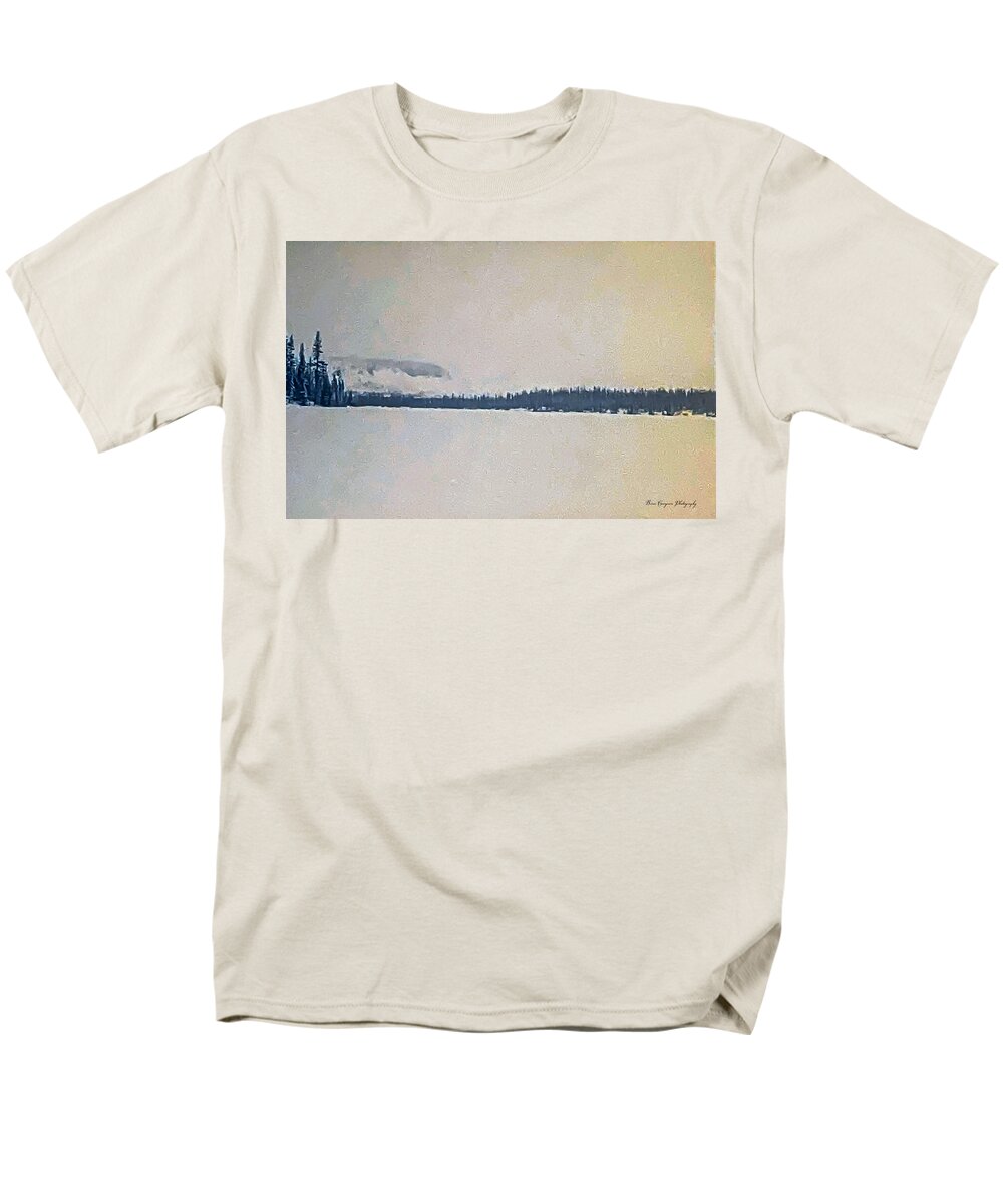 Winter lake  - Men's T-Shirt  (Regular Fit)