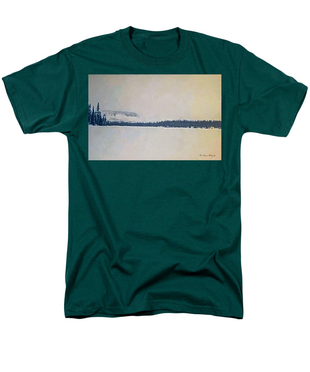 Winter lake  - Men's T-Shirt  (Regular Fit)