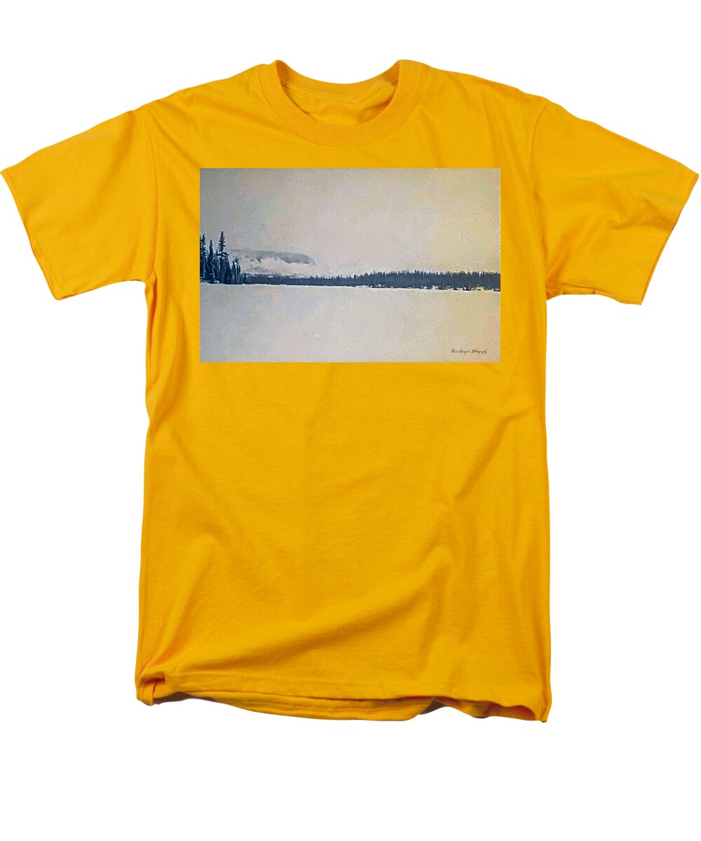 Winter lake  - Men's T-Shirt  (Regular Fit)