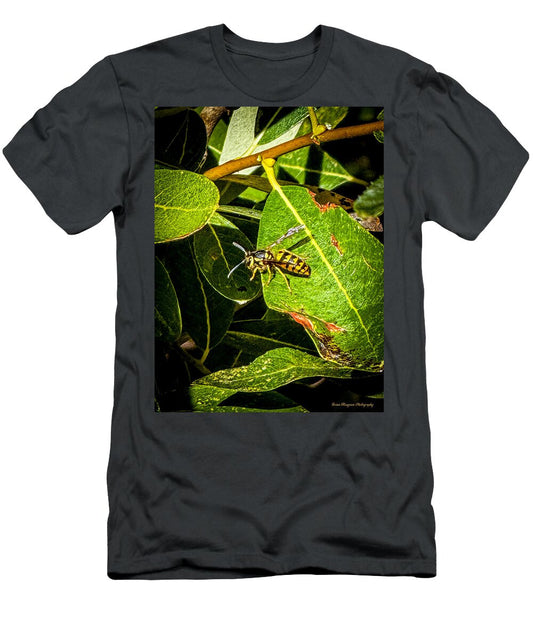 Yellow jacket  - T-Shirt