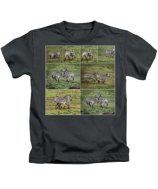 Zebras in play - Kids T-Shirt